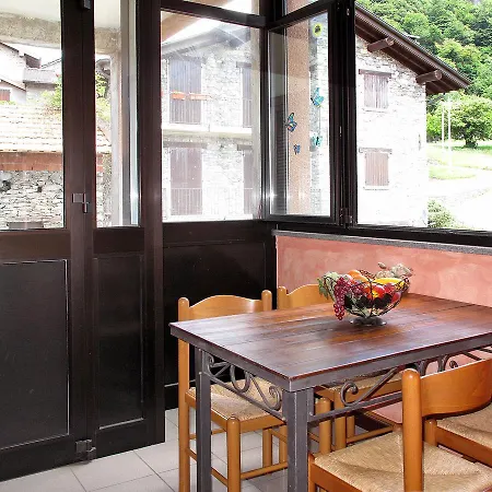 Daire Casa Misi 421s Livo (Lombardy)