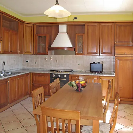 Casa Misi 421s Daire Livo (Lombardy)